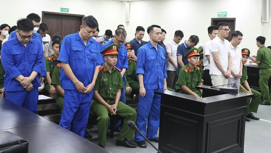 Hai "ông trùm" vụ 187.000 lon sữa giả lĩnh án 30 năm tù