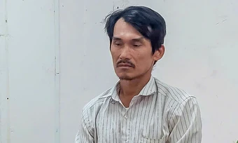 Hai vợ chồng bị bắt vì chiếm giữ, không giao nhà đã bán suốt 7 năm
