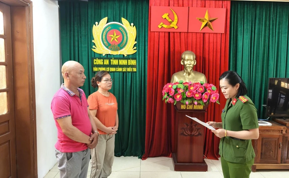 Hai vợ chồng đưa hối lộ cho cán bộ xã để làm khống hồ sơ đất