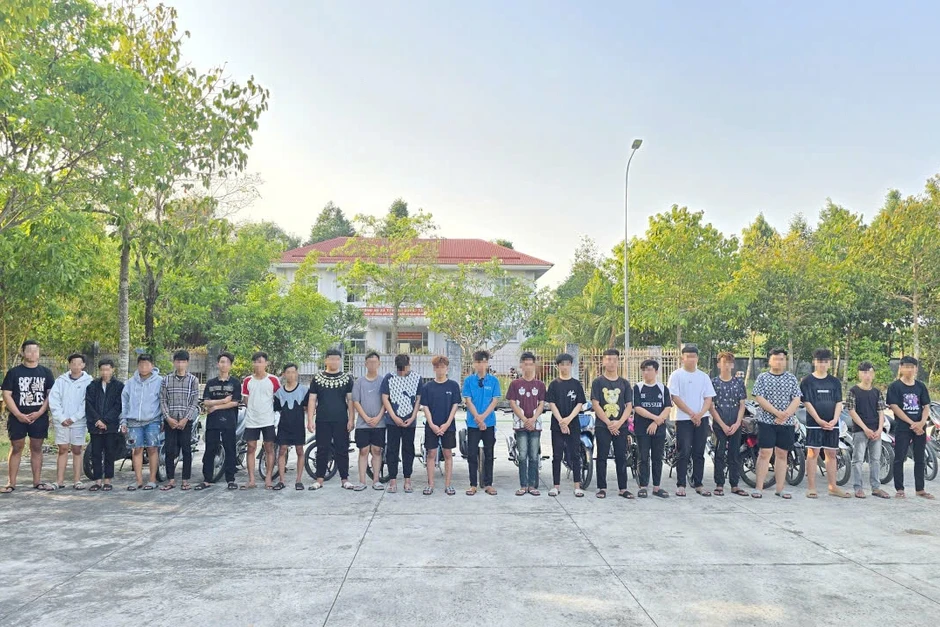 Hàng chục thanh thiếu niên đua xe, gây náo loạn quốc lộ ở Tây Ninh