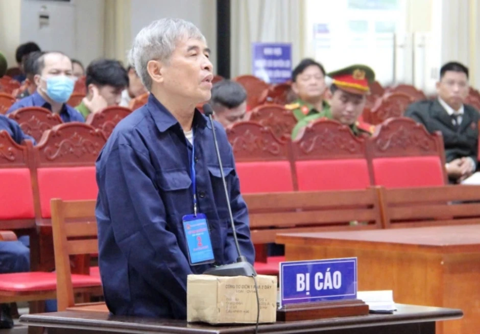 Hàng loạt chủ cây xăng thu lợi tiền tỷ từ đường dây của 2 'trùm' buôn lậu Hàng loạt chủ cây xăng thu lợi tiền tỷ từ đường dây của 2 'trùm' buôn lậu