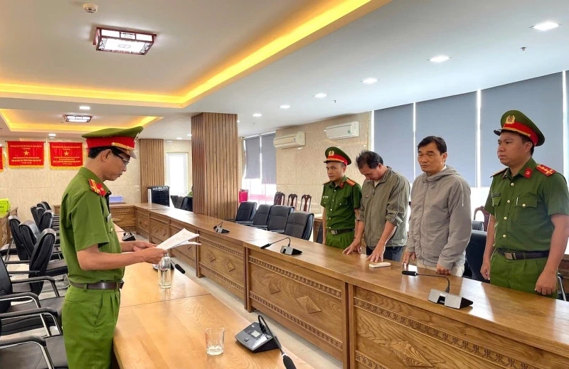 Hàng loạt chủ doanh nghiệp bị khởi tố về hành vi mua trái phép hóa đơn GTGT Hàng loạt chủ doanh nghiệp bị khởi tố về hành vi mua trái phép hóa đơn GTGT