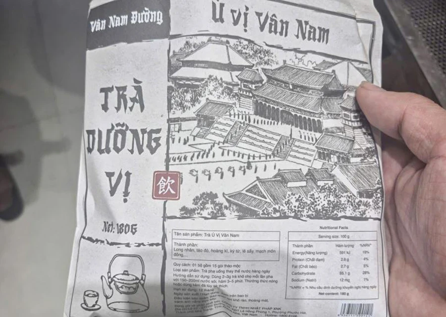 Hàng ngàn sản phẩm táo đỏ kẹp sữa lạc đà, táo đỏ Tân Cương không rõ nguồn gốc Hàng ngàn sản phẩm táo đỏ kẹp sữa lạc đà, táo đỏ Tân Cương không rõ nguồn gốc
