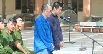 Hàng trăm học sinh theo dõi tòa lưu động xét xử tội phạm ma túy ở TPHCM