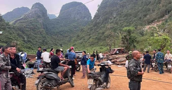 Hàng trăm người đang cùng công an lên núi tìm người đàn ông mất liên lạc