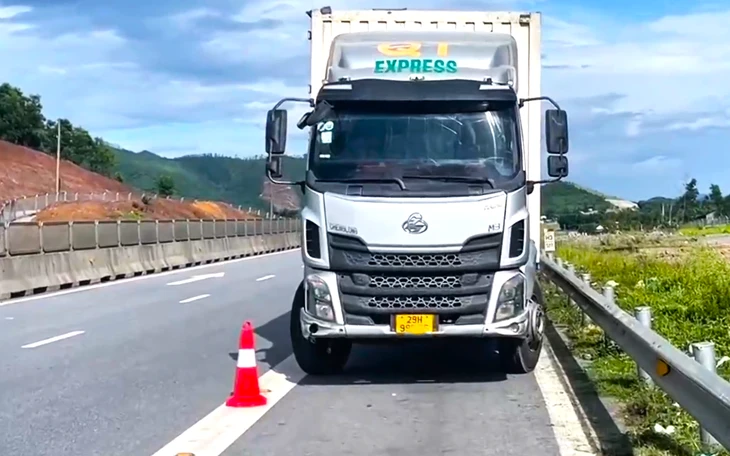 Hàng trăm nhà thuốc 'mua' giấy phép: Biến quy trình cấp phép thành những cuộc mua bán Hàng trăm nhà thuốc 'mua' giấy phép: Biến quy trình cấp phép thành những cuộc mua bán