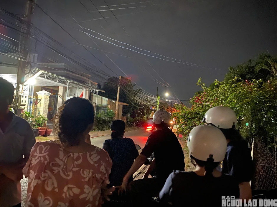 Hàng xóm tiết lộ tính cách người đàn ông gây ra thảm án ở Tây Ninh Hàng xóm tiết lộ tính cách người đàn ông gây ra thảm án ở Tây Ninh