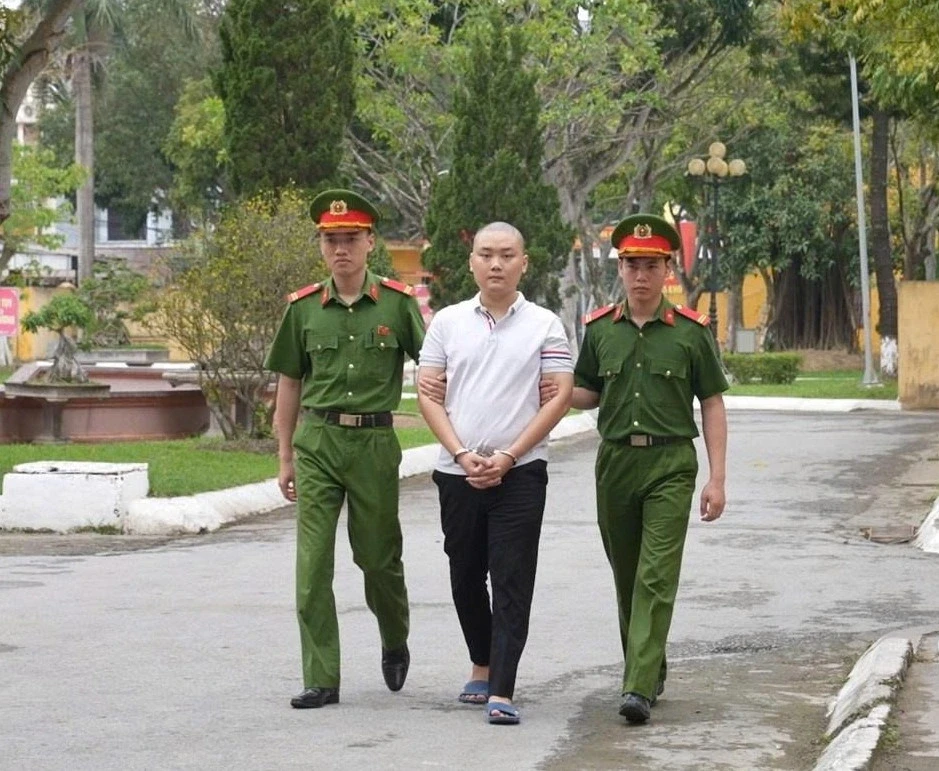 Hành trình sa ngã của học sinh lớp 12 cầm đầu đường dây phát tán mã độc toàn cầu Hành trình sa ngã của học sinh lớp 12 cầm đầu đường dây phát tán mã độc toàn cầu
