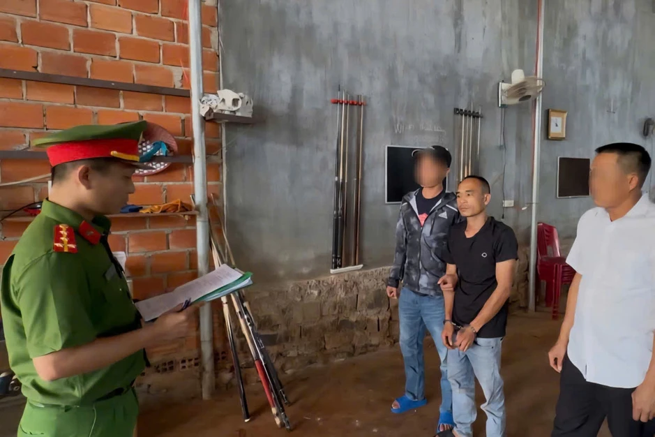 Hành trình truy bắt băng nhóm trộm 3,5 tỷ đồng trong phòng ngủ sư trụ trì Hành trình truy bắt băng nhóm trộm 3,5 tỷ đồng trong phòng ngủ sư trụ trì