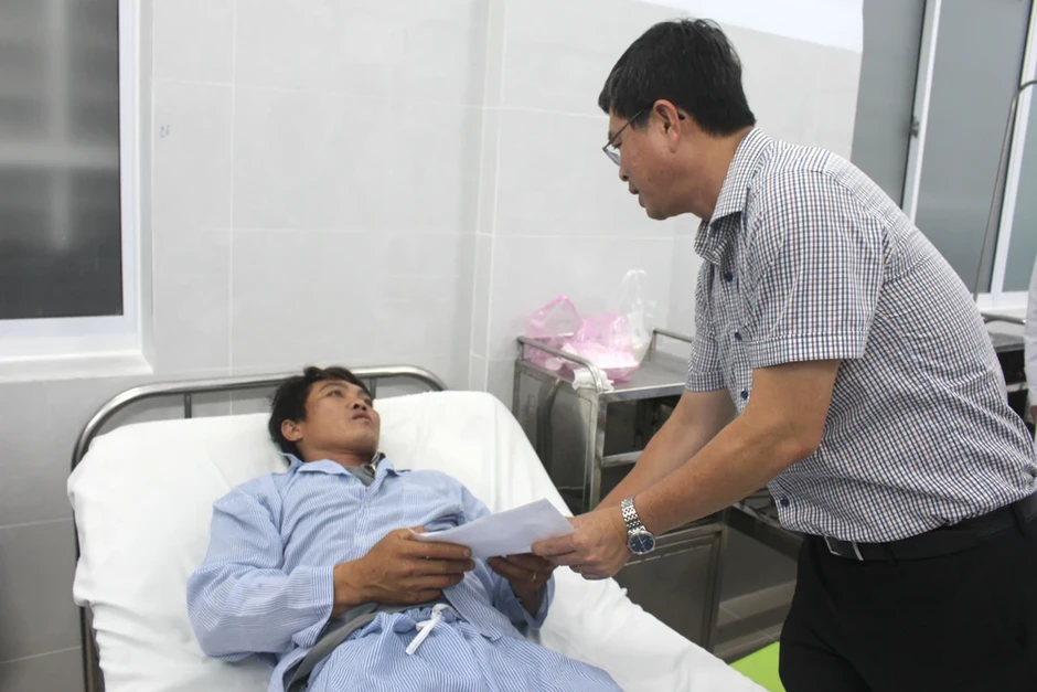 Hé lộ hồ sơ đăng kiểm của xe khách rơi xuống vực làm 4 người tử vong Hé lộ hồ sơ đăng kiểm của xe khách rơi xuống vực làm 4 người tử vong