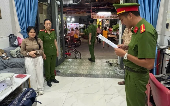 Hé lộ vai trò của mẹ kế trong vụ án con trai giết cha ruột để chiếm tài sản Hé lộ vai trò của mẹ kế trong vụ án con trai giết cha ruột để chiếm tài sản