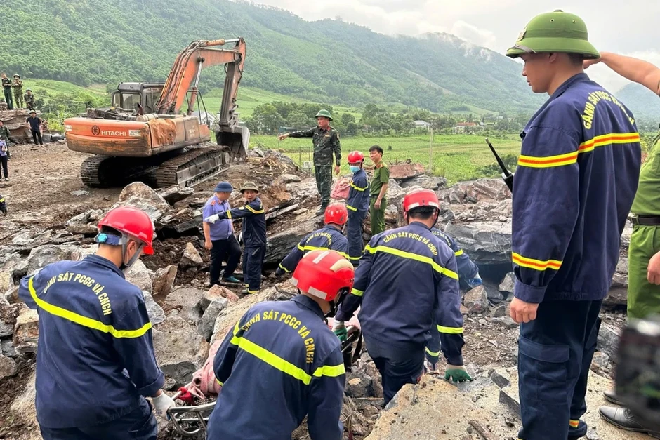 Hiện trường vụ sạt lở đá làm 3 người tử vong ở Thanh Hóa