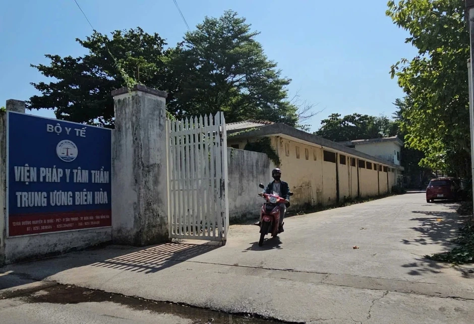 Hoãn phiên tòa xét xử đường dây 'phù phép' bệnh án giám định tâm thần Hoãn phiên tòa xét xử đường dây 'phù phép' bệnh án giám định tâm thần
