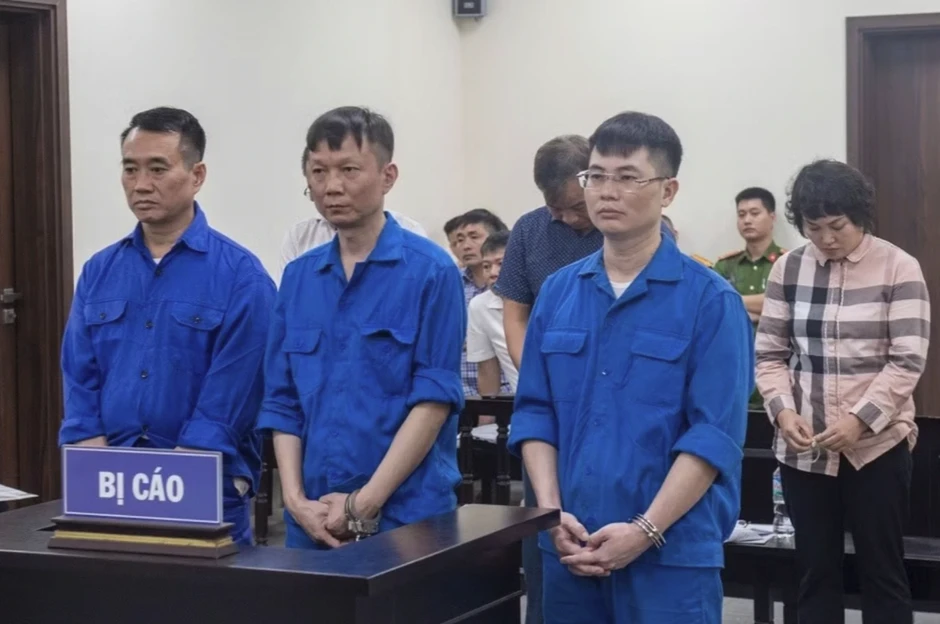 Hoãn phiên xét xử cựu chủ tịch phường ở Hà Nội nhận tiền làm ngơ sai phạm Hoãn phiên xét xử cựu chủ tịch phường ở Hà Nội nhận tiền làm ngơ sai phạm