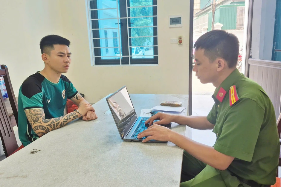 Hỏi mua 10 quả trứng rồi giật dây chuyền vàng của chủ quán Hỏi mua 10 quả trứng rồi giật dây chuyền vàng của chủ quán