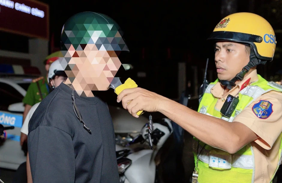 Hơn 100 tài xế dính nồng độ cồn trên 'phố ăn nhậu' tại Đồng Nai Hơn 100 tài xế dính nồng độ cồn trên 'phố ăn nhậu' tại Đồng Nai
