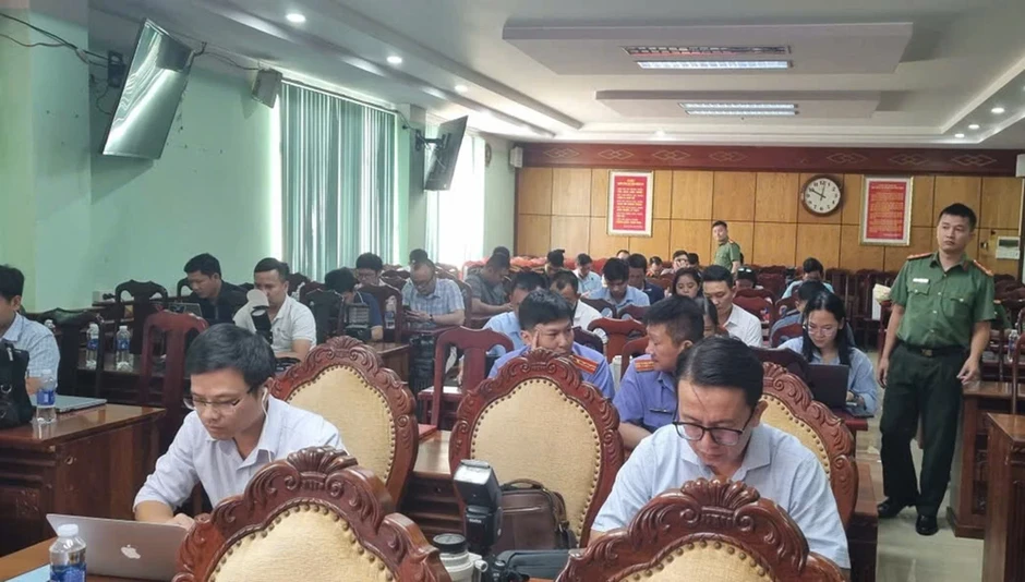 Họp báo Đắk Lắk: Thiếu tá CSGT ở Đắk Lắk bị khởi tố vì không cứu giúp học sinh bị tai nạn Họp báo Đắk Lắk: Thiếu tá CSGT ở Đắk Lắk bị khởi tố vì không cứu giúp học sinh bị tai nạn