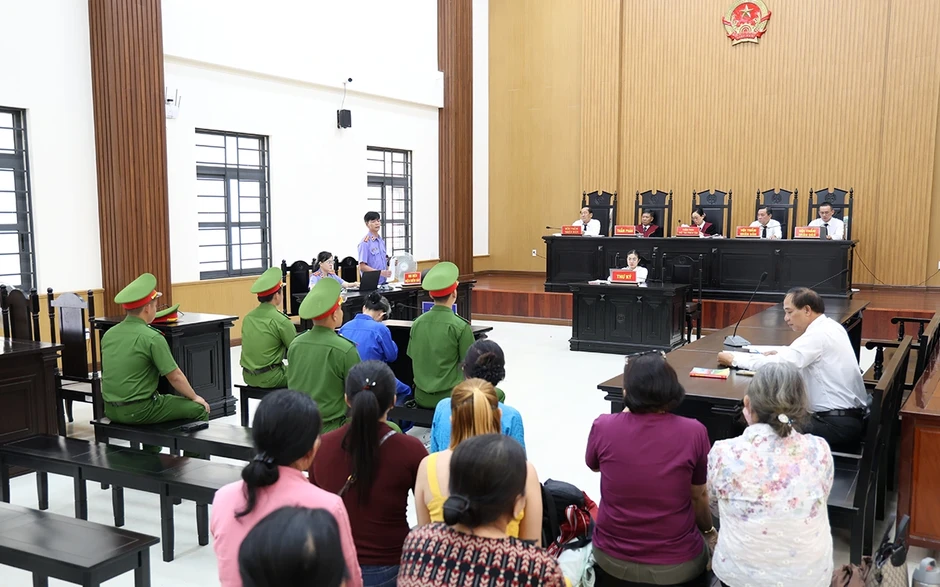 Hứa tặng xe SH để lôi kéo hụi viên, chủ hụi lừa đảo hơn 14 tỉ đồng Hứa tặng xe SH để lôi kéo hụi viên, chủ hụi lừa đảo hơn 14 tỉ đồng