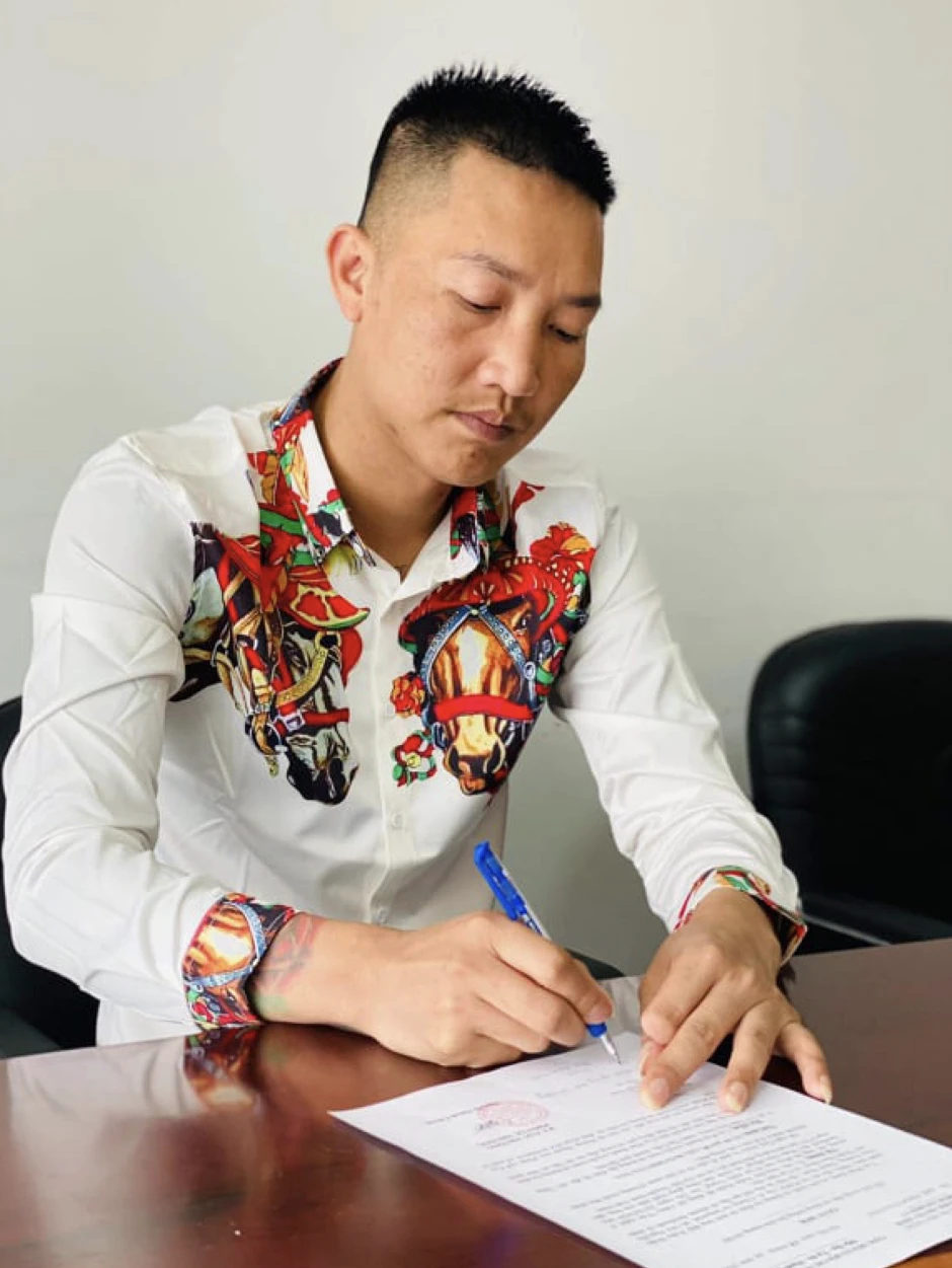 Huấn Hoa Hồng là ai? Huấn Hoa Hồng là ai?