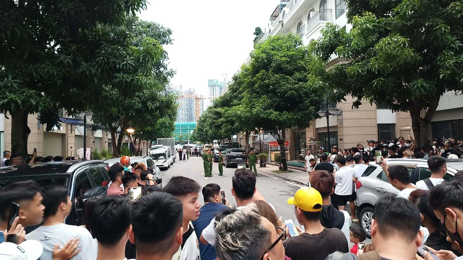 Huấn Hoa Hồng là ai? Huấn Hoa Hồng là ai?