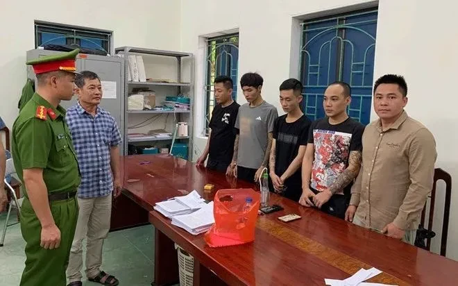Hưng Yên: Bắt nhóm đối tượng sử dụng ma túy tại nhà riêng Hưng Yên: Bắt nhóm đối tượng sử dụng ma túy tại nhà riêng