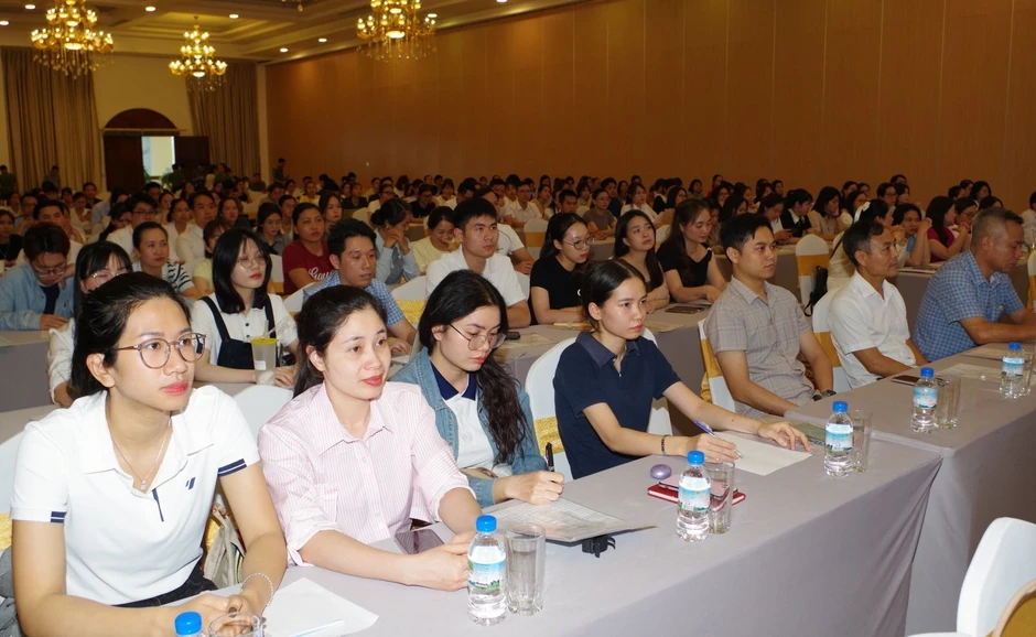 Hướng dẫn hơn 300 doanh nghiệp khai báo tạm trú cho người nước ngoài Hướng dẫn hơn 300 doanh nghiệp khai báo tạm trú cho người nước ngoài