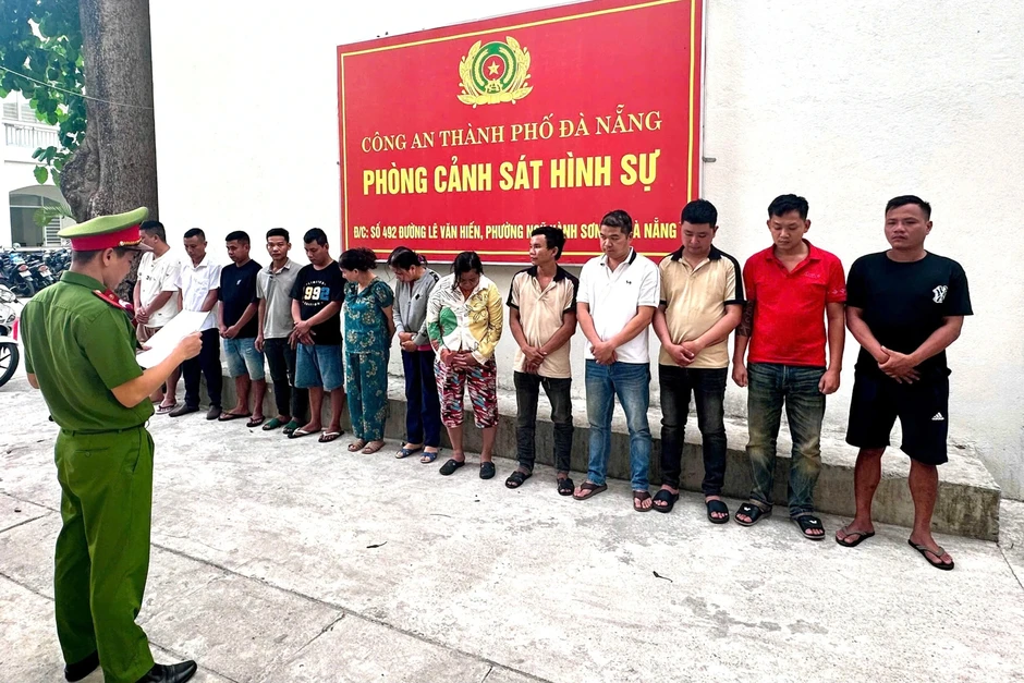 Huy động 50 cán bộ triệt xóa đường dây cá độ quy mô 20 tỷ đồng Huy động 50 cán bộ triệt xóa đường dây cá độ quy mô 20 tỷ đồng