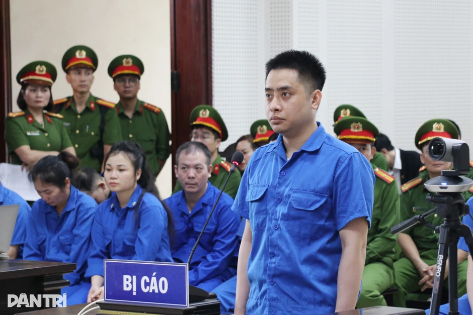 Kẻ bắn cán bộ công an hy sinh ở Quảng Ninh khai gì tại tòa? Kẻ bắn cán bộ công an hy sinh ở Quảng Ninh khai gì tại tòa?
