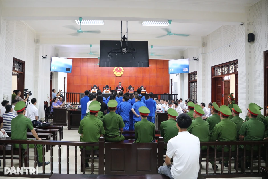 Kẻ bắn cán bộ công an hy sinh ở Quảng Ninh khai gì tại tòa? Kẻ bắn cán bộ công an hy sinh ở Quảng Ninh khai gì tại tòa?