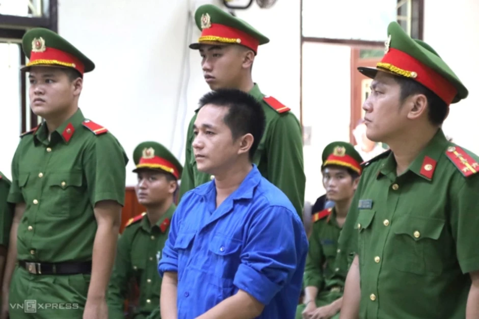 Kẻ giang hồ cướp ngân hàng ở Gia Lai bị phạt 30 năm tù Kẻ giang hồ cướp ngân hàng ở Gia Lai bị phạt 30 năm tù