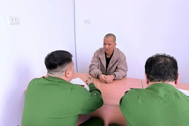 Kẻ giết người bị truy nã đặc biệt sa lưới sau 10 năm lẩn trốn Kẻ giết người bị truy nã đặc biệt sa lưới sau 10 năm lẩn trốn