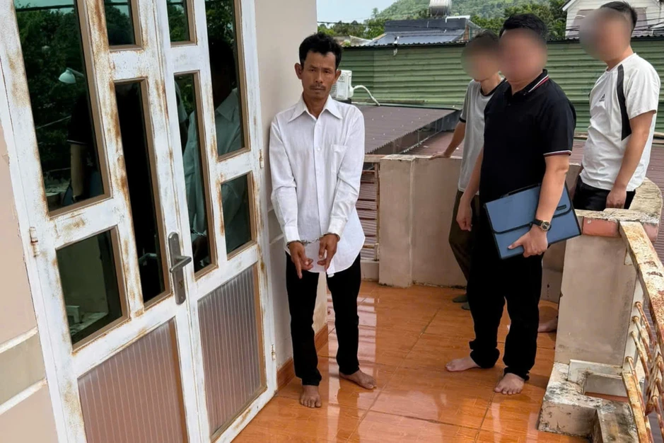 Kẻ hiếp dâm thiếu nữ bị bắt sau 15 năm lẩn trốn Kẻ hiếp dâm thiếu nữ bị bắt sau 15 năm lẩn trốn