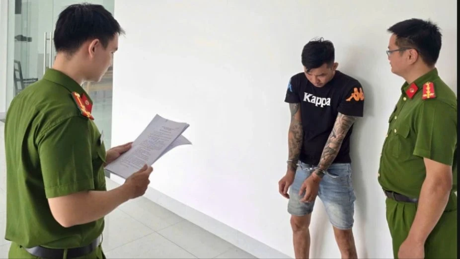 Kẻ liên tiếp cướp giật dây chuyền bị trinh sát TP.HCM bắt giữ Kẻ liên tiếp cướp giật dây chuyền bị trinh sát TP.HCM bắt giữ