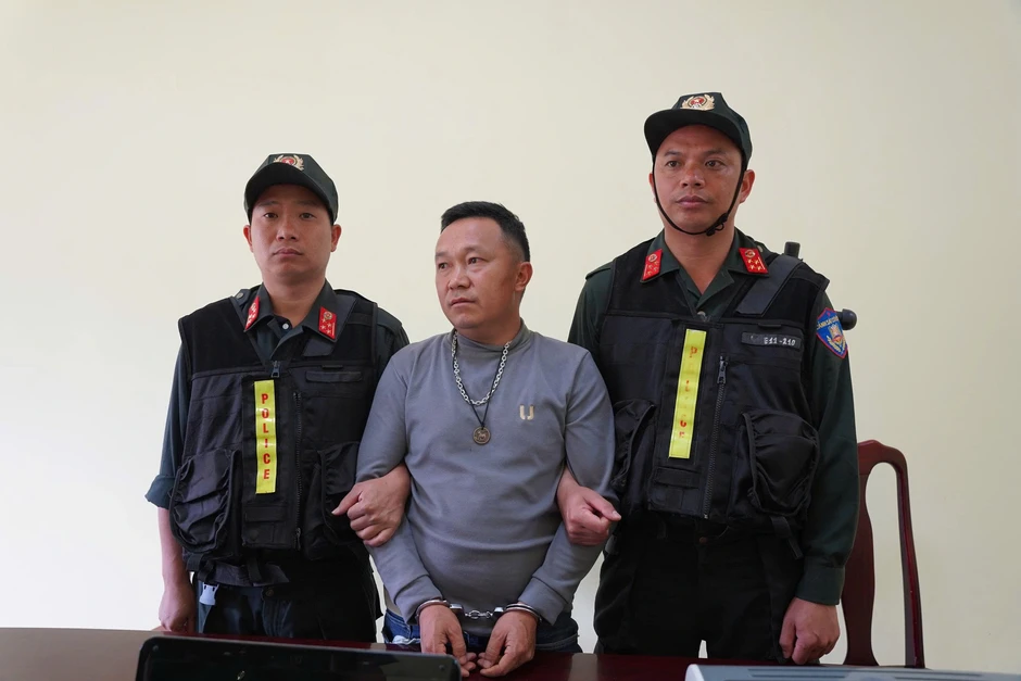Kẻ mang tiền án trộm cắp tự chế, bán hàng trăm đơn thuốc phụ khoa, dạ dày Kẻ mang tiền án trộm cắp tự chế, bán hàng trăm đơn thuốc phụ khoa, dạ dày