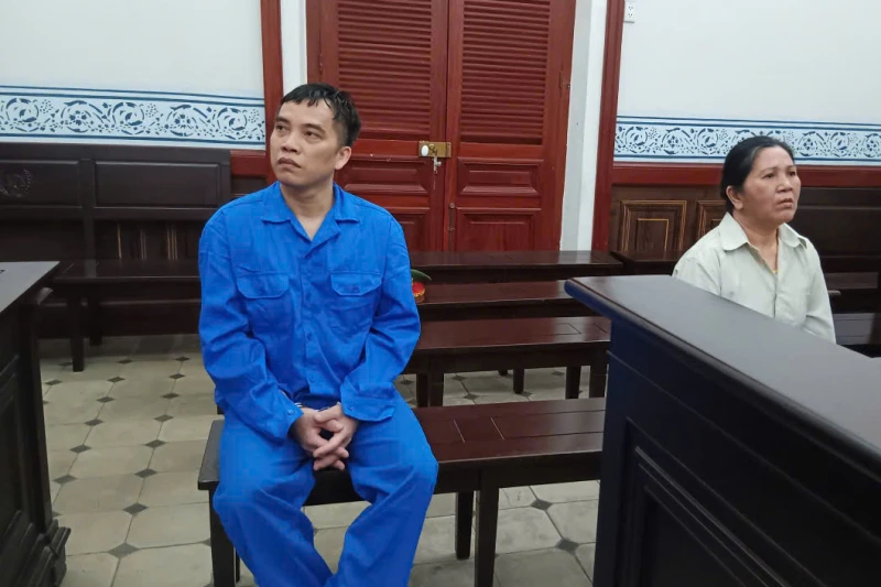 Kẻ môi giới, người mua dâm trẻ dưới 16 tuổi cùng lãnh án Kẻ môi giới, người mua dâm trẻ dưới 16 tuổi cùng lãnh án