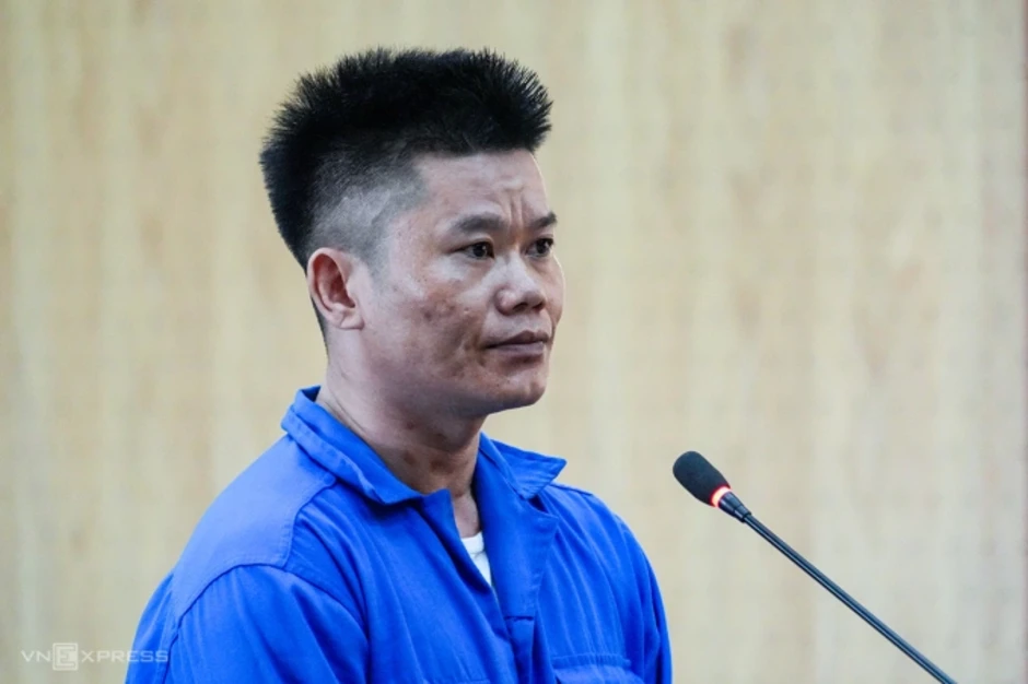 Kẻ sát hại mẹ, chém chị trong cơn ngáo đá xin nhận án tử hình Kẻ sát hại mẹ, chém chị trong cơn ngáo đá xin nhận án tử hình