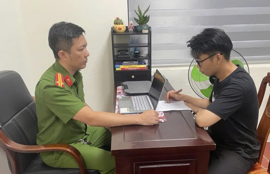 Kéo lê nhân viên bán hàng, cướp xe SH khi được lái thử Kéo lê nhân viên bán hàng, cướp xe SH khi được lái thử