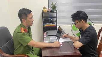 Kéo lê nhân viên bán hàng, cướp xe SH khi được lái thử