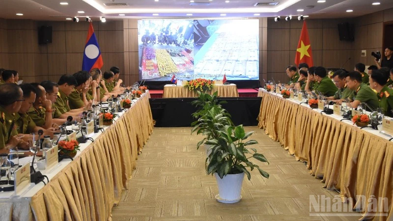 Khai mạc Hội nghị Sơ kết công tác phối hợp phòng, chống ma túy giữa Bộ Công an Việt Nam và Bộ Công an Lào Khai mạc Hội nghị Sơ kết công tác phối hợp phòng, chống ma túy giữa Bộ Công an Việt Nam và Bộ Công an Lào