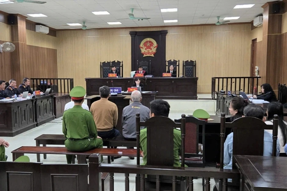 Khai thác cát vượt mốc giới, giám đốc doanh nghiệp lĩnh 6 năm tù Khai thác cát vượt mốc giới, giám đốc doanh nghiệp lĩnh 6 năm tù