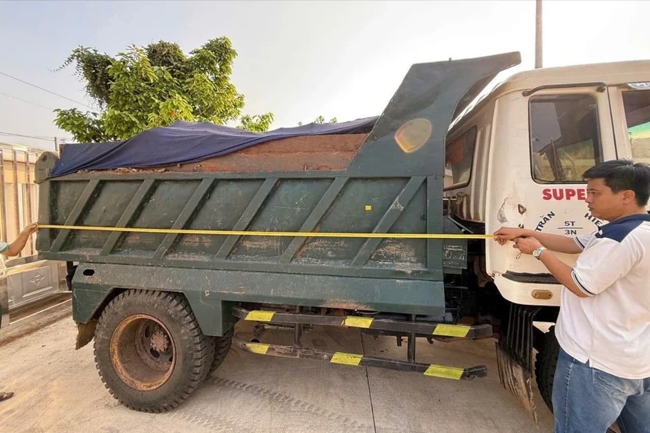 Khai thác đất trái phép, bị phạt 69 triệu đồng