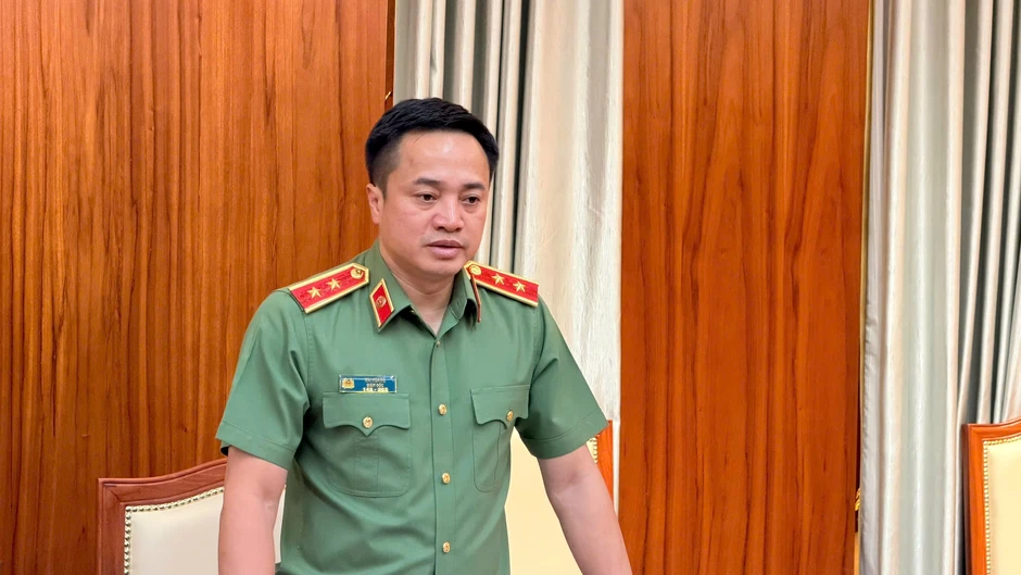 Khen thưởng 'nóng' 6 tập thể phá án thành công vụ nổ súng ở phường Bến Thành Khen thưởng 'nóng' 6 tập thể phá án thành công vụ nổ súng ở phường Bến Thành