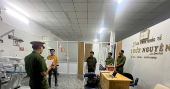 Khen thưởng vụ triệt phá chuỗi nha khoa 'chui' đưa hối lộ cho cán bộ y tế
