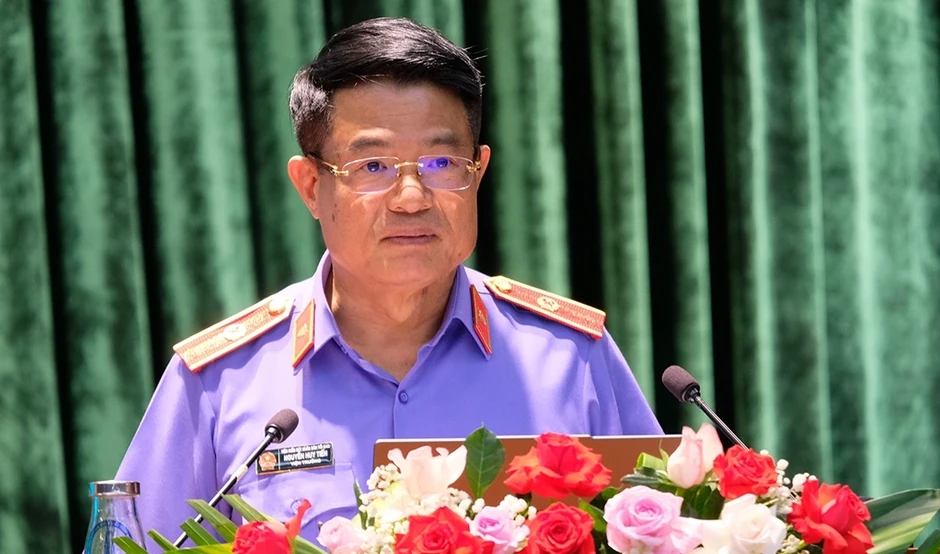 Khiếu kiện đất đai chiếm hơn 80% số lượng án hành chính hằng năm Khiếu kiện đất đai chiếm hơn 80% số lượng án hành chính hằng năm