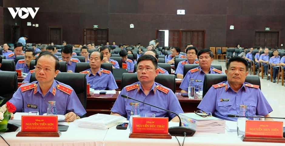 Khiếu kiện đất đai chiếm hơn 80% số lượng án hành chính hằng năm Khiếu kiện đất đai chiếm hơn 80% số lượng án hành chính hằng năm