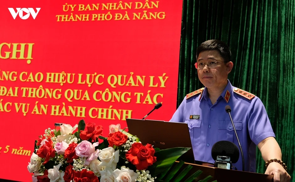 Khiếu kiện đất đai chiếm hơn 80% số lượng án hành chính hằng năm Khiếu kiện đất đai chiếm hơn 80% số lượng án hành chính hằng năm
