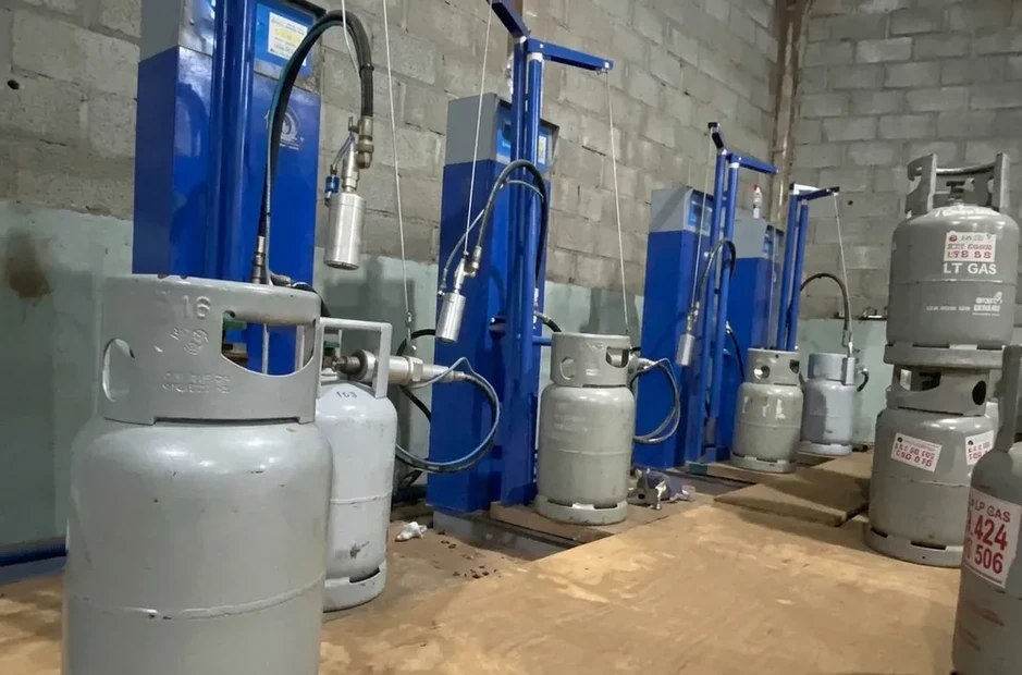 Khởi tố 10 bị can trong đường dây sản xuất, buôn bán gas giả
