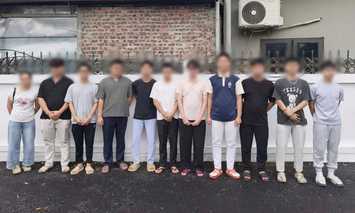 Khởi tố 11 người lôi kéo học sinh, sinh viên mở tài khoản ngân hàng để bán Khởi tố 11 người lôi kéo học sinh, sinh viên mở tài khoản ngân hàng để bán