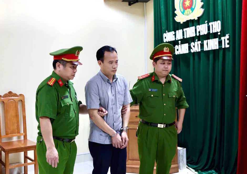 Khởi tố 15 người trong các nhóm ‘xã hội đen’ núp bóng doanh nghiệp Khởi tố 15 người trong các nhóm ‘xã hội đen’ núp bóng doanh nghiệp