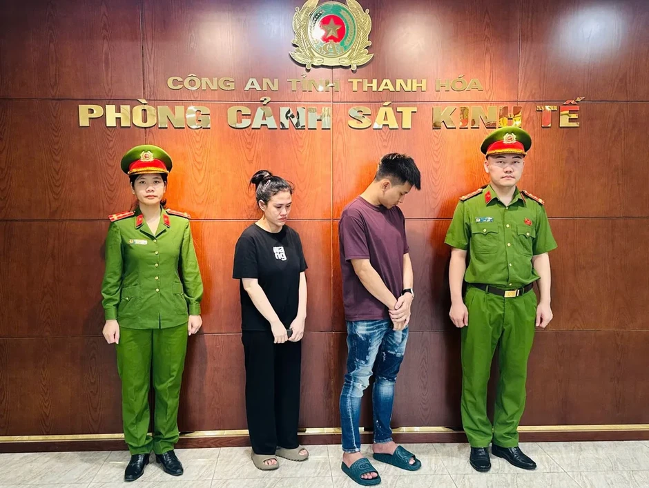 Khởi tố 2 chủ cơ sở bán hàng giả mạo nhãn hiệu ở Thanh Hóa, thu giữ hơn 4.000 sản phẩm Khởi tố 2 chủ cơ sở bán hàng giả mạo nhãn hiệu ở Thanh Hóa, thu giữ hơn 4.000 sản phẩm